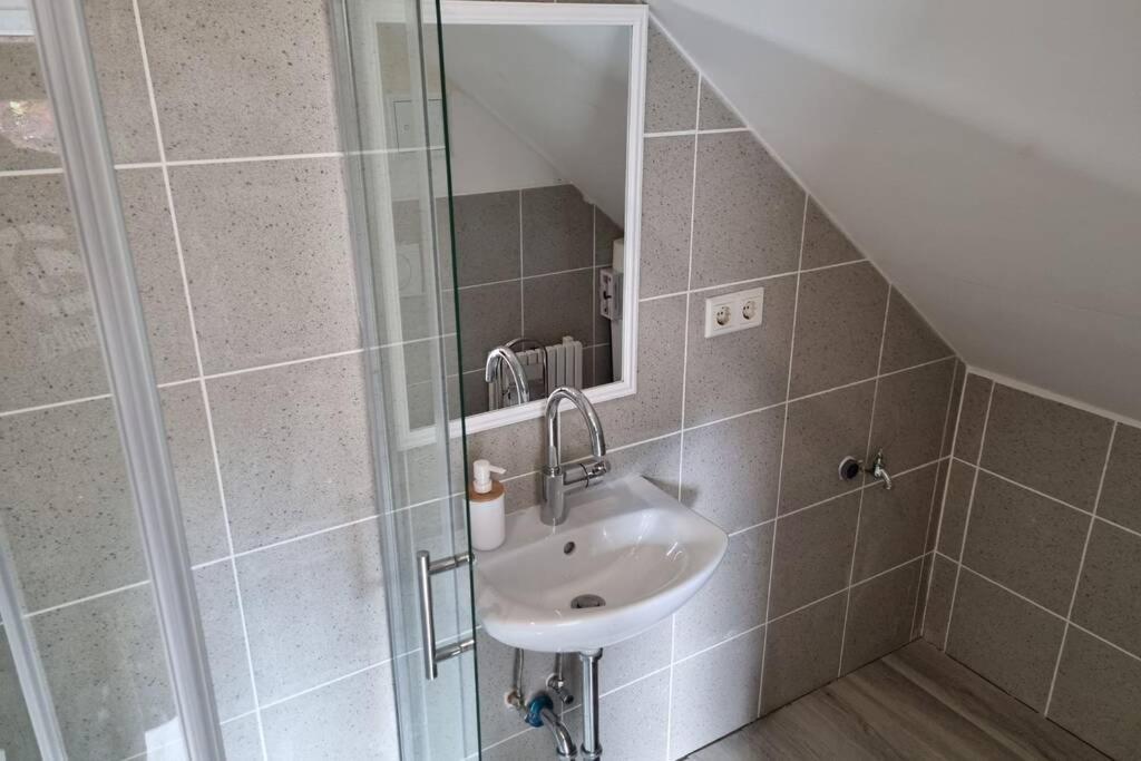 Ferienwohnung/Monteurwohnung Alte Garage Ahnatal 외부 사진