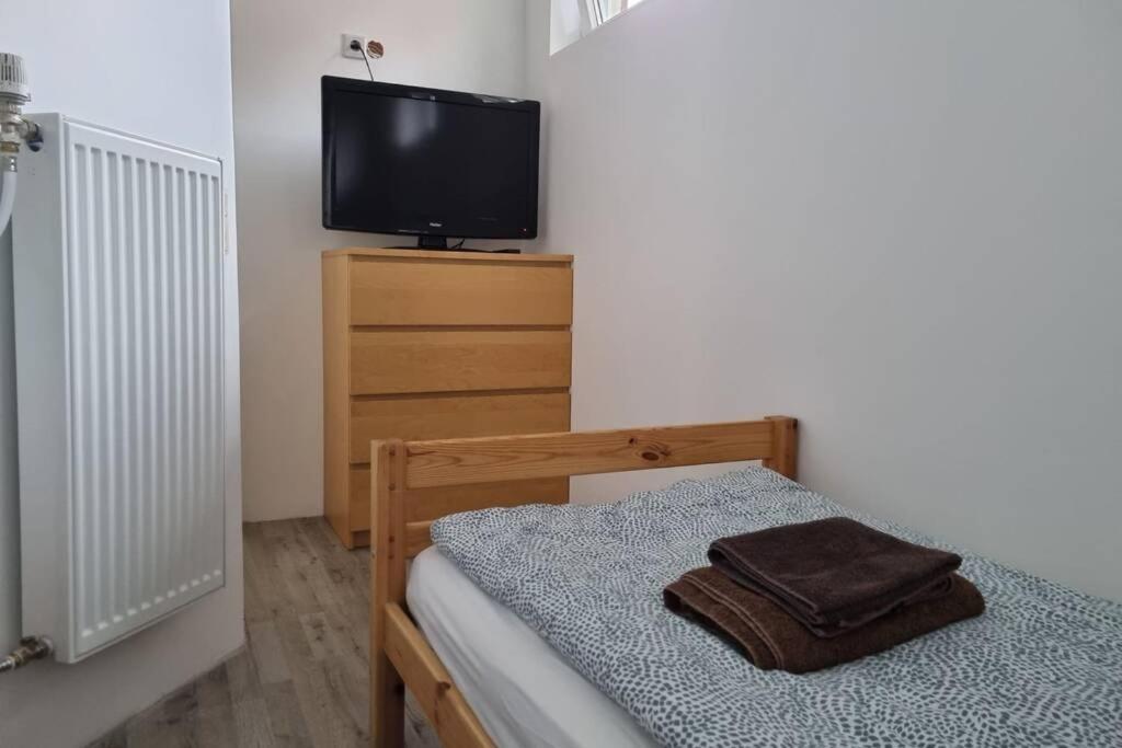 Ferienwohnung/Monteurwohnung Alte Garage Ahnatal 외부 사진