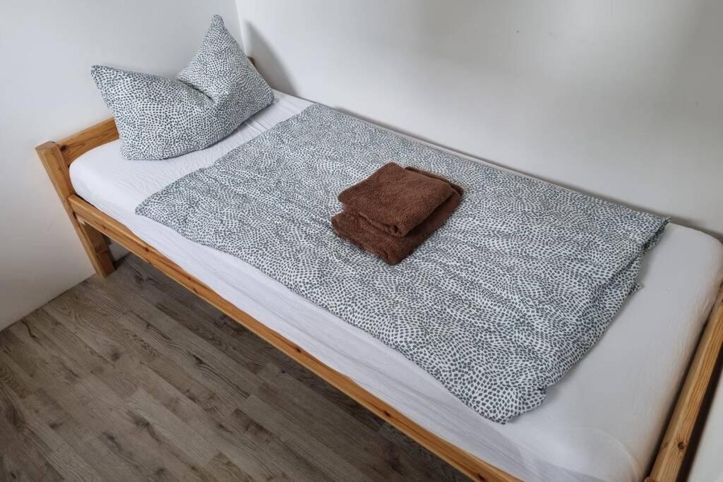 Ferienwohnung/Monteurwohnung Alte Garage Ahnatal 외부 사진